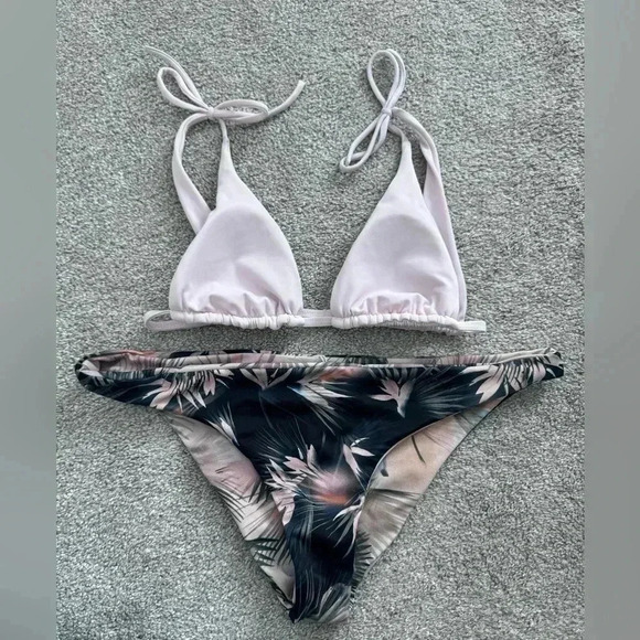 Light Pink Top And Floral Dark Blue Bikini Set, Top: Small Bottom: Large - Picture 16 of 16